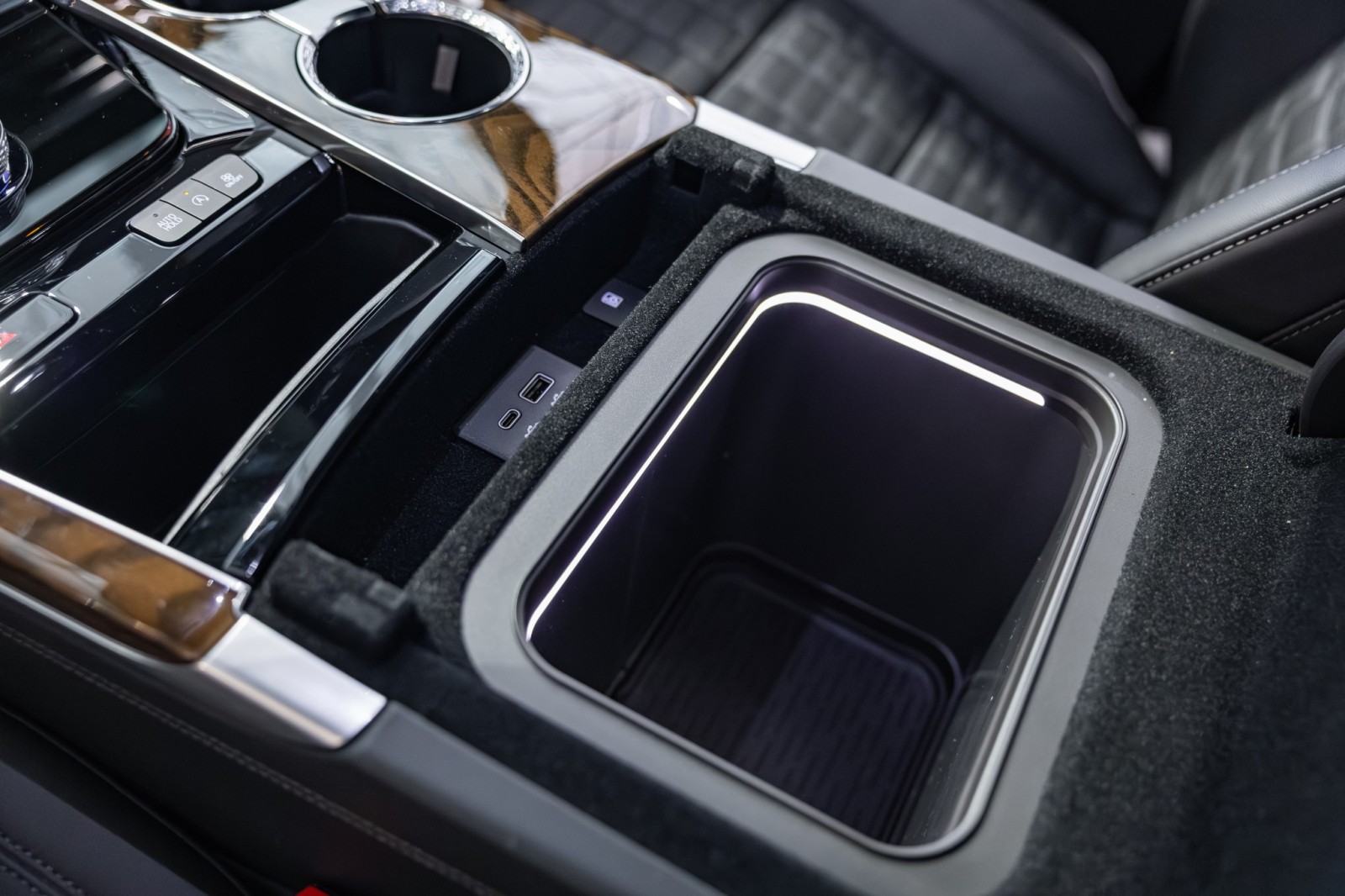 Used Car 2025 Cadillac Escalade  4wd Sport Platinum - Onyx Package For Sale Under $130,000 In Boerne, Texas