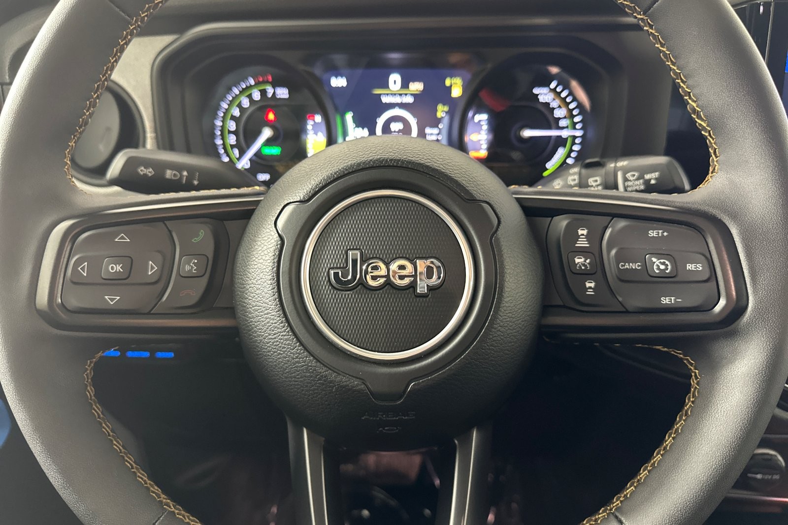 Used 2024 SILVER Jeep Sport S image 21