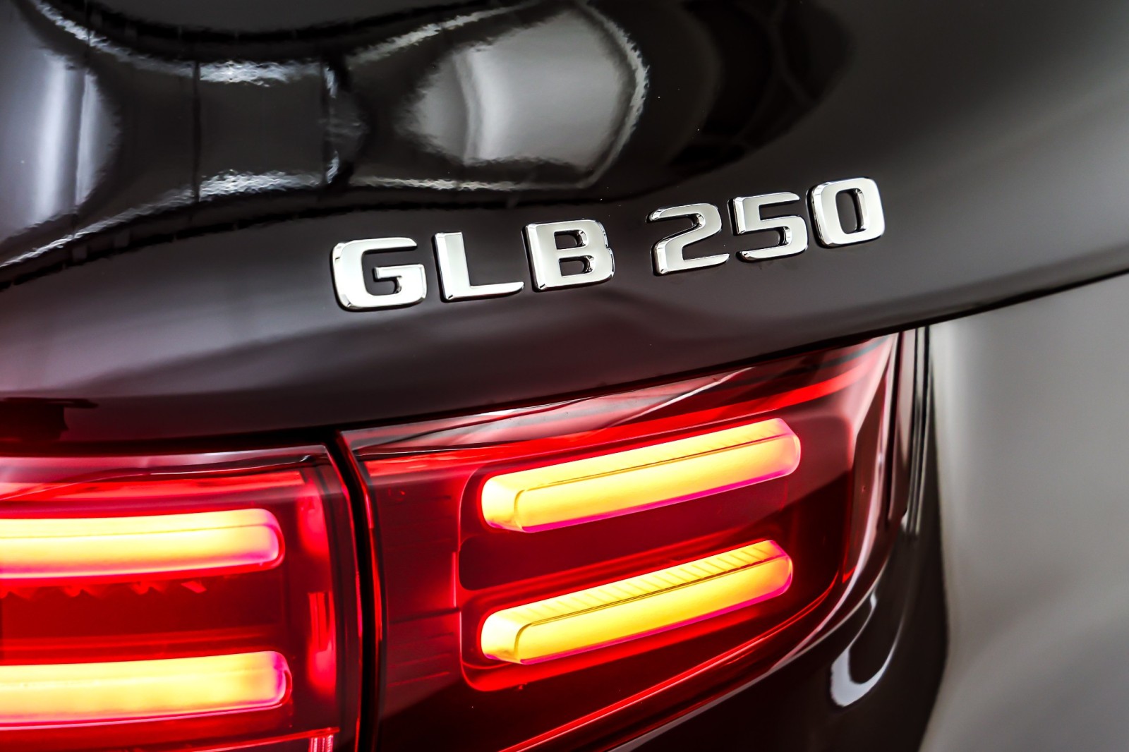 New 2026 Night Black Mercedes-Benz GLB 250 image 9