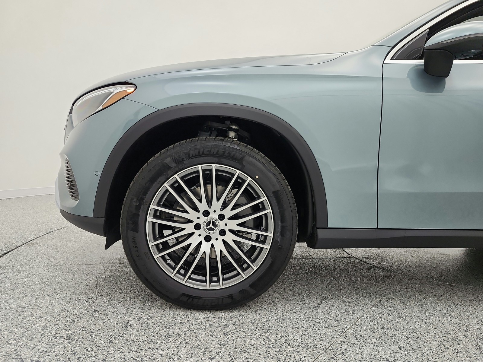 New 2026 Verde Silver Metallic Mercedes-Benz GLC 300 image 13