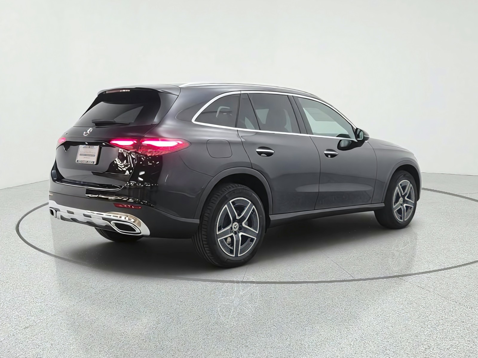 New 2027 Obsidian Black Metallic Mercedes-Benz GLC 300 SUV image 5