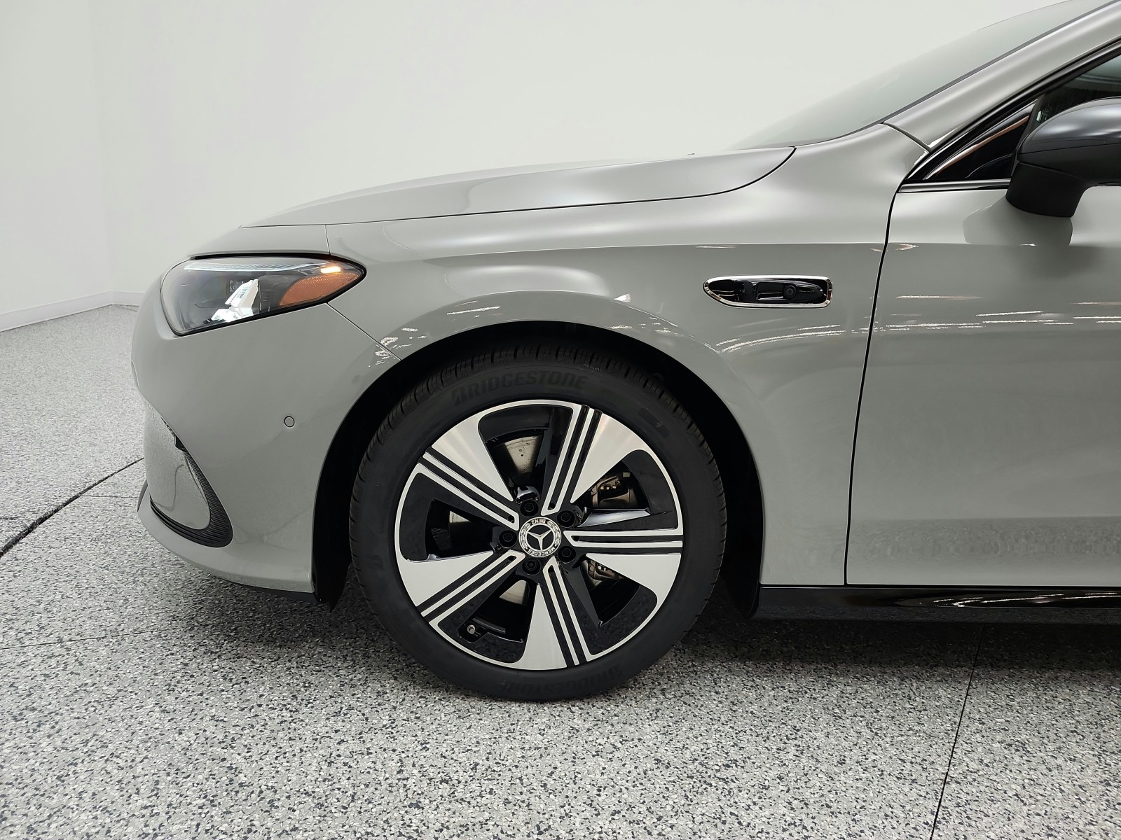 New 2027 MANUFAKTUR Alpine Grey Mercedes-Benz CLA 250+ Electric image 15