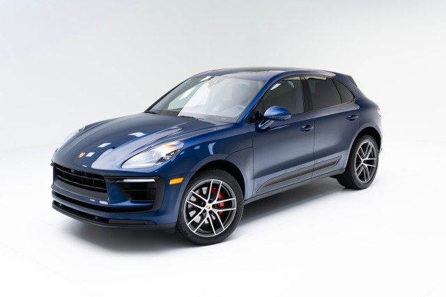 2022  Macan S in , 