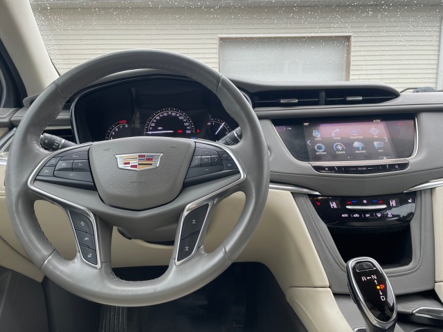 2017 Cadillac XT5 Sport Utility