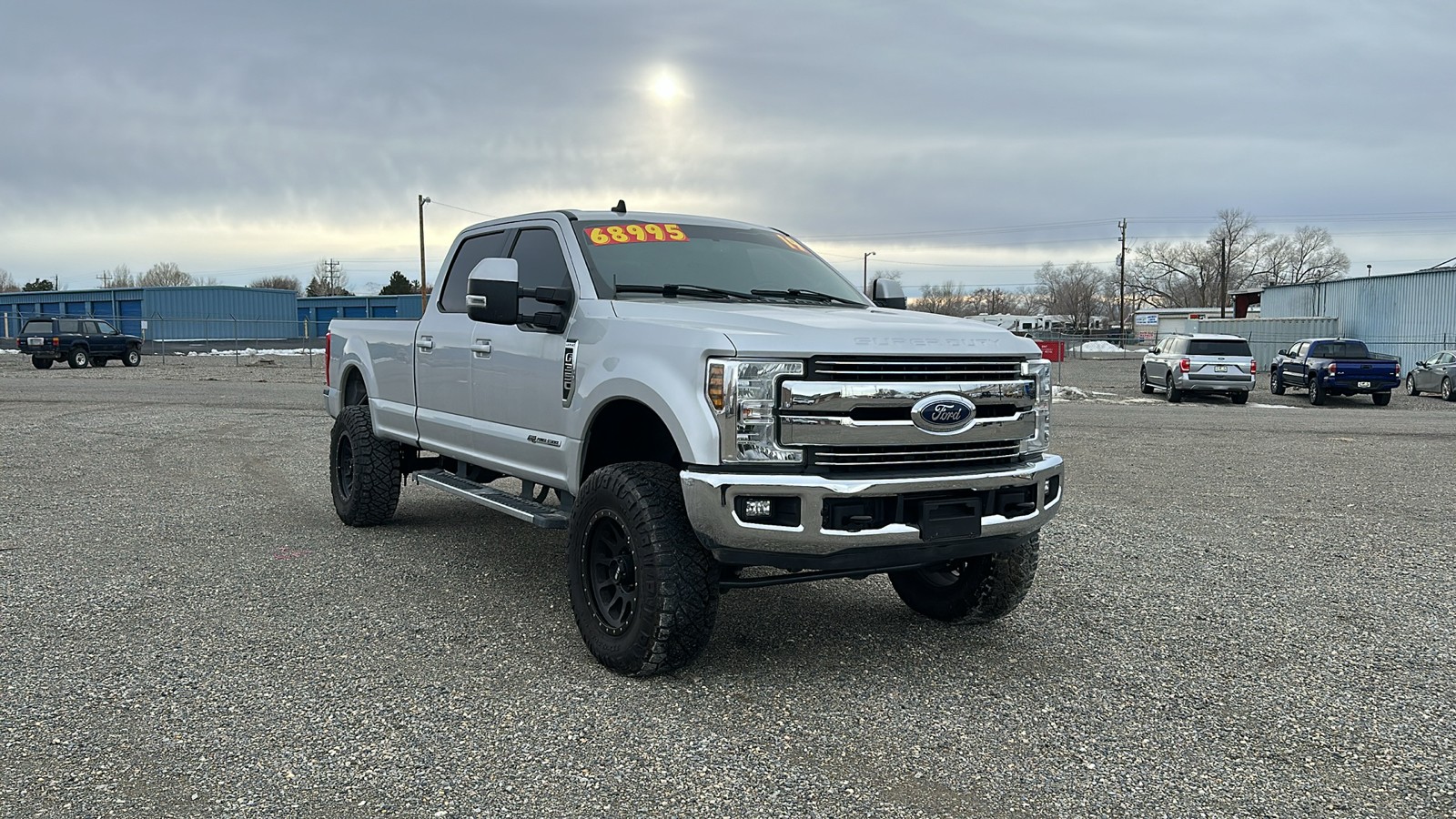 2019 Ford Super Duty F-350 SRW LARIAT 1