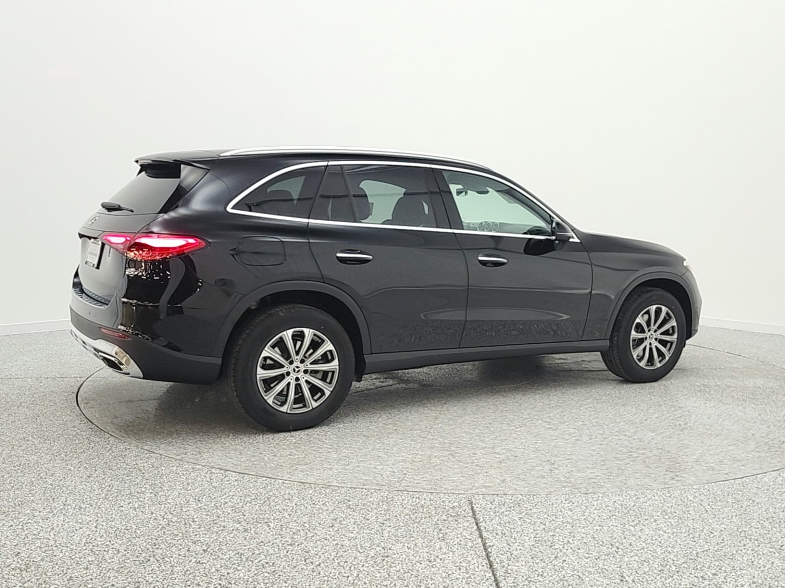 New 2026 Black Mercedes-Benz GLC 300 image 5