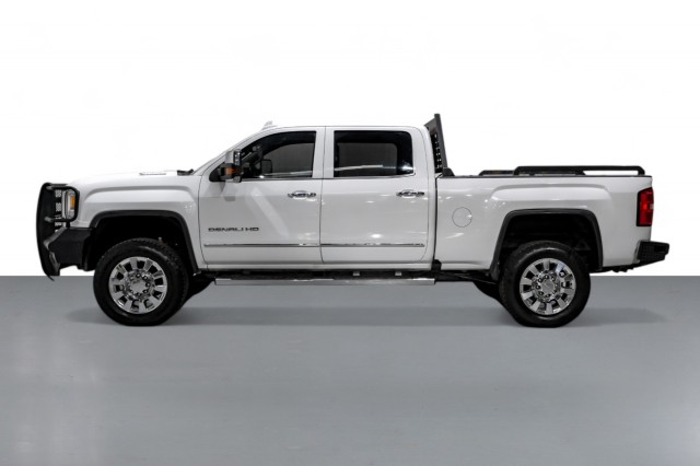 2019 GMC Sierra 2500HD Denali 9