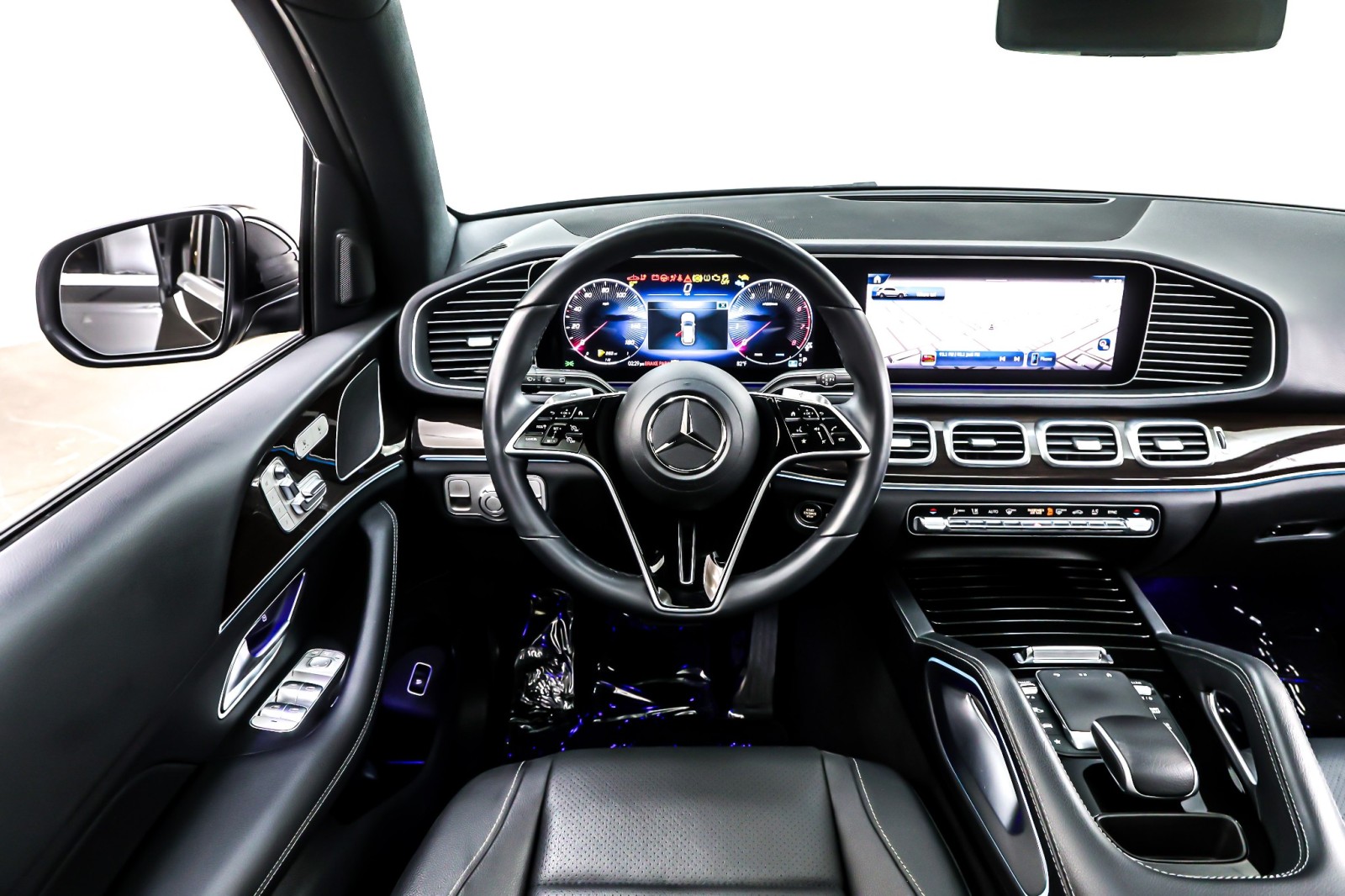 Certified Used 2024 Obsidian Black Metallic Mercedes-Benz GLE 450 4MATIC® SUV image 7