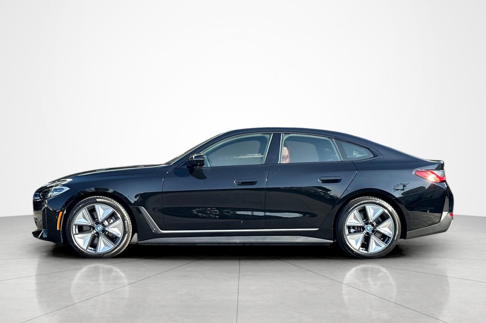 Used 2023 Jet Black BMW eDrive40 image 2