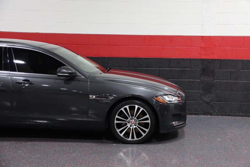 2016 Jaguar XF 35t Prestige AWD 4dr Sedan in , 