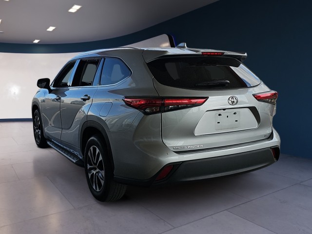 2021 Toyota Highlander XLE 3