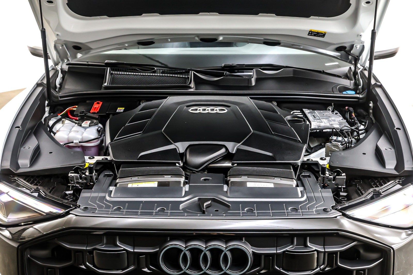 Used 2024 Glacier White Metallic Audi Premium Plus 55 TFSI quattro image 12