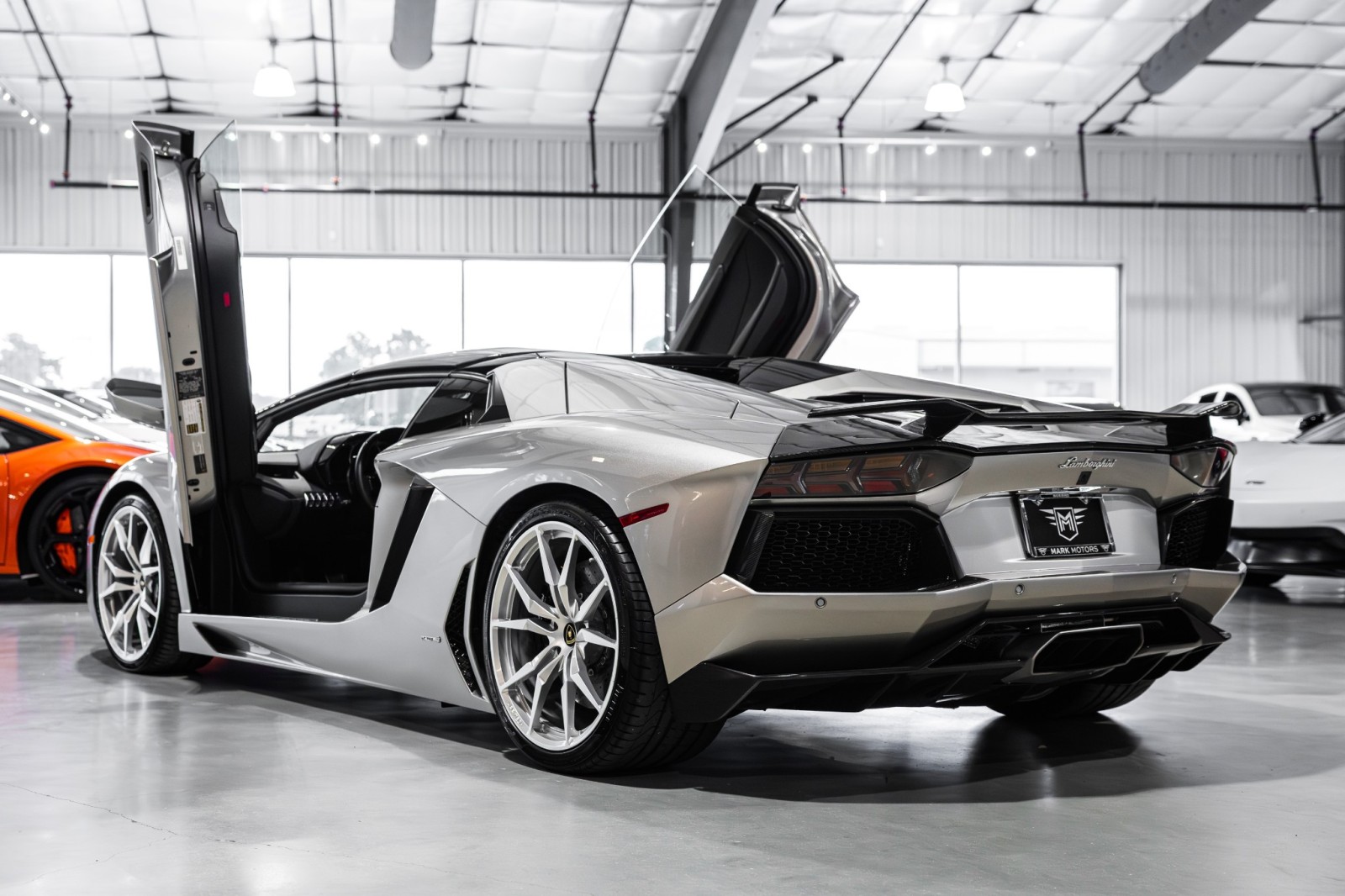Used Car 2014 Lamborghini Aventador  Roadster - Grigio Antares Metallic - Transparent Engine Bonnet - Sensonum Sound System For Sale Under $440,000 In Boerne, Texas