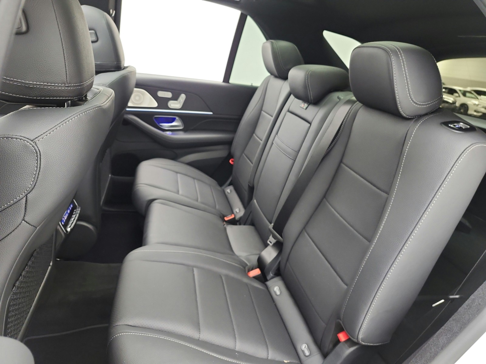 New 2026 Polar White Mercedes-Benz GLE 450 4MATIC® SUV image 11