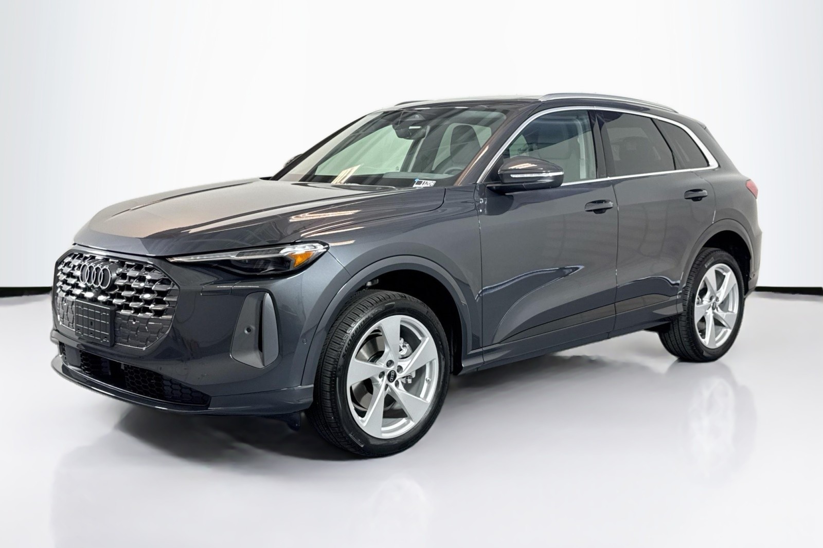 2025 Audi New Q5 Premium Plus's photo