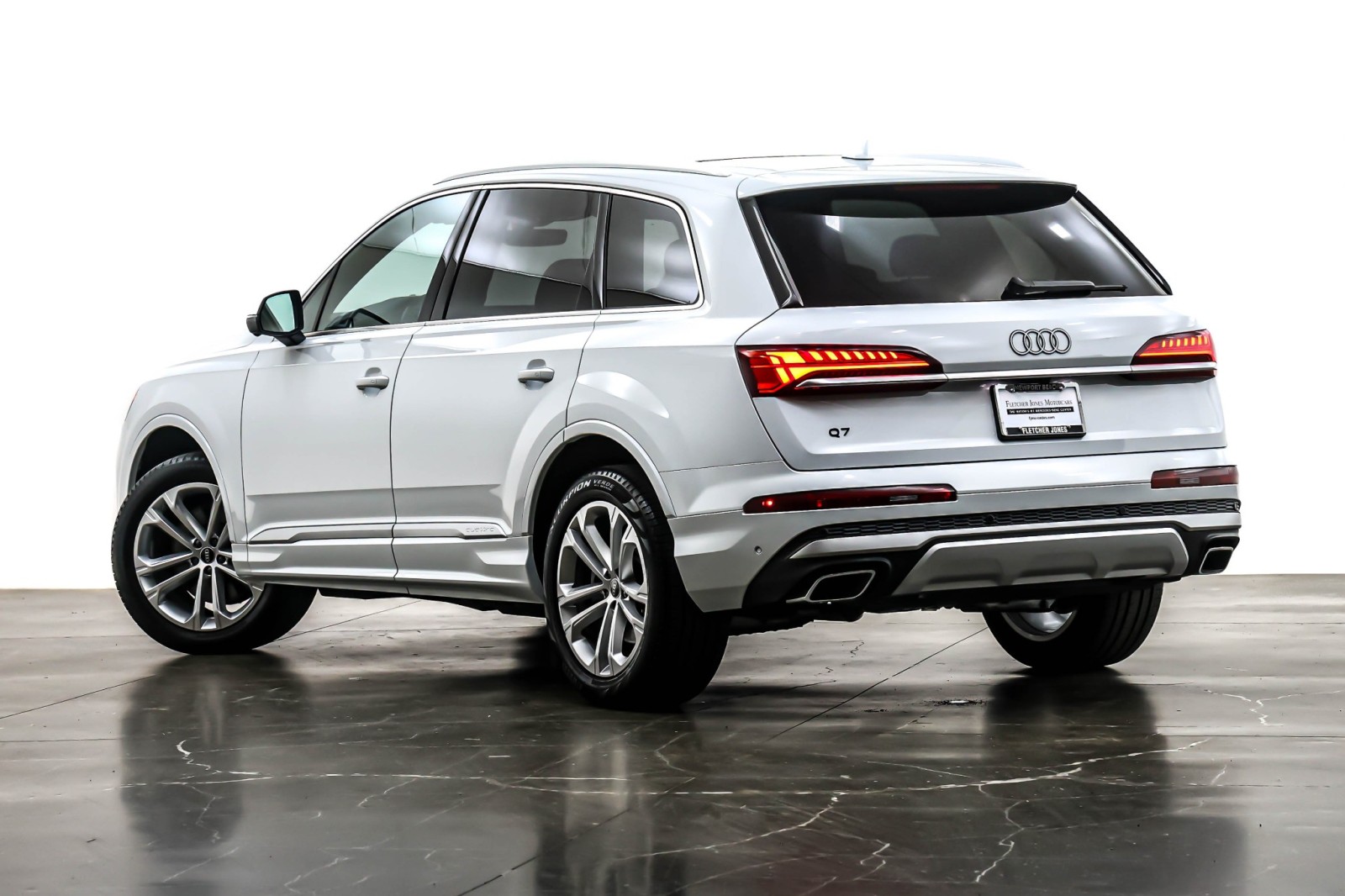 Used 2025 Glacier White Metallic Audi Premium 45 TFSI quattro image 12