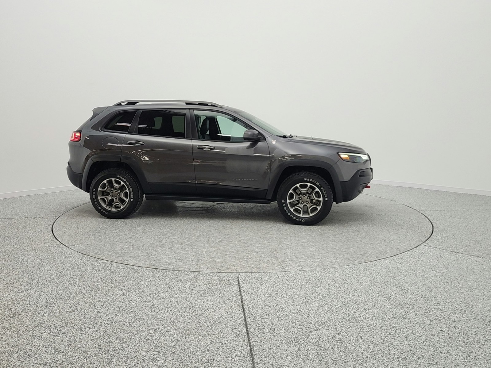 Used 2020 Granite Crystal Metallic Clearcoat Jeep Trailhawk Elite 4x4 image 4