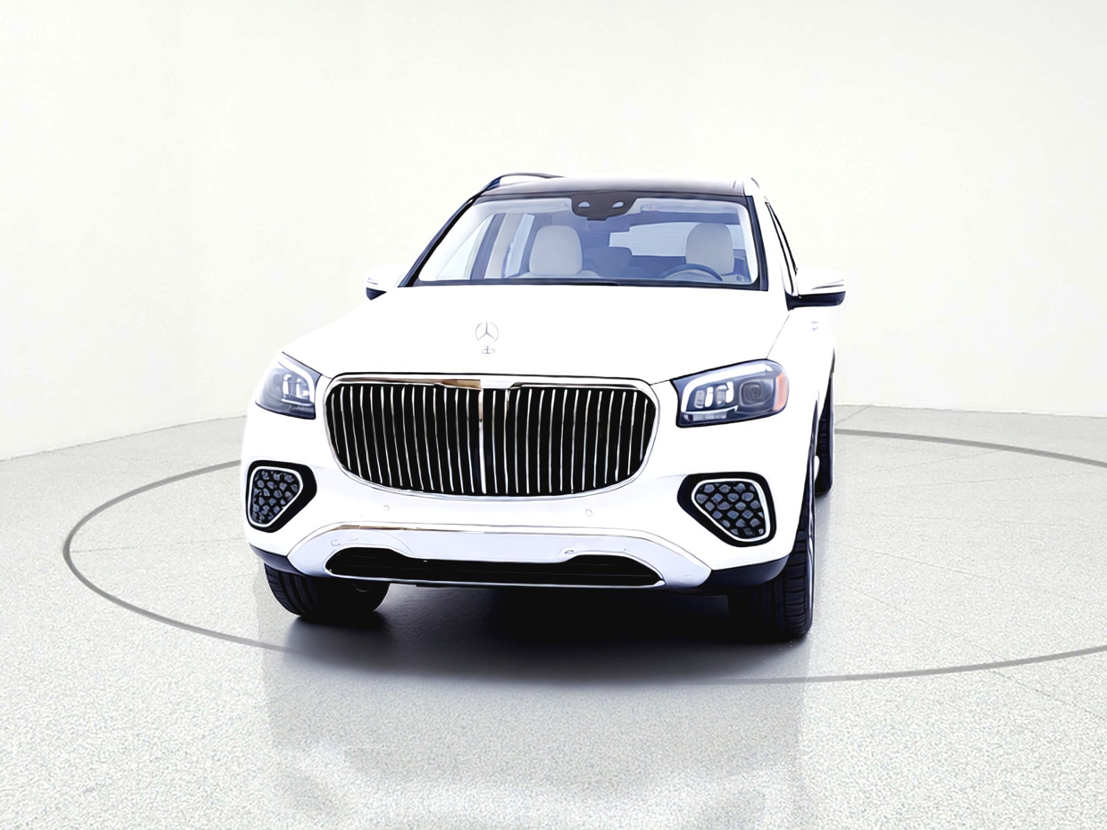 New 2026 MANUFAKTUR Moonlight White Metallic Mercedes-Benz Maybach GLS 600 image 3