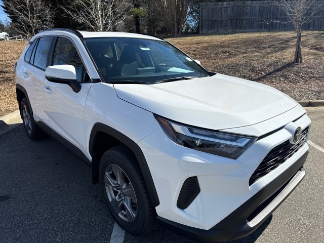 2025 Toyota RAV4 XLE FWD