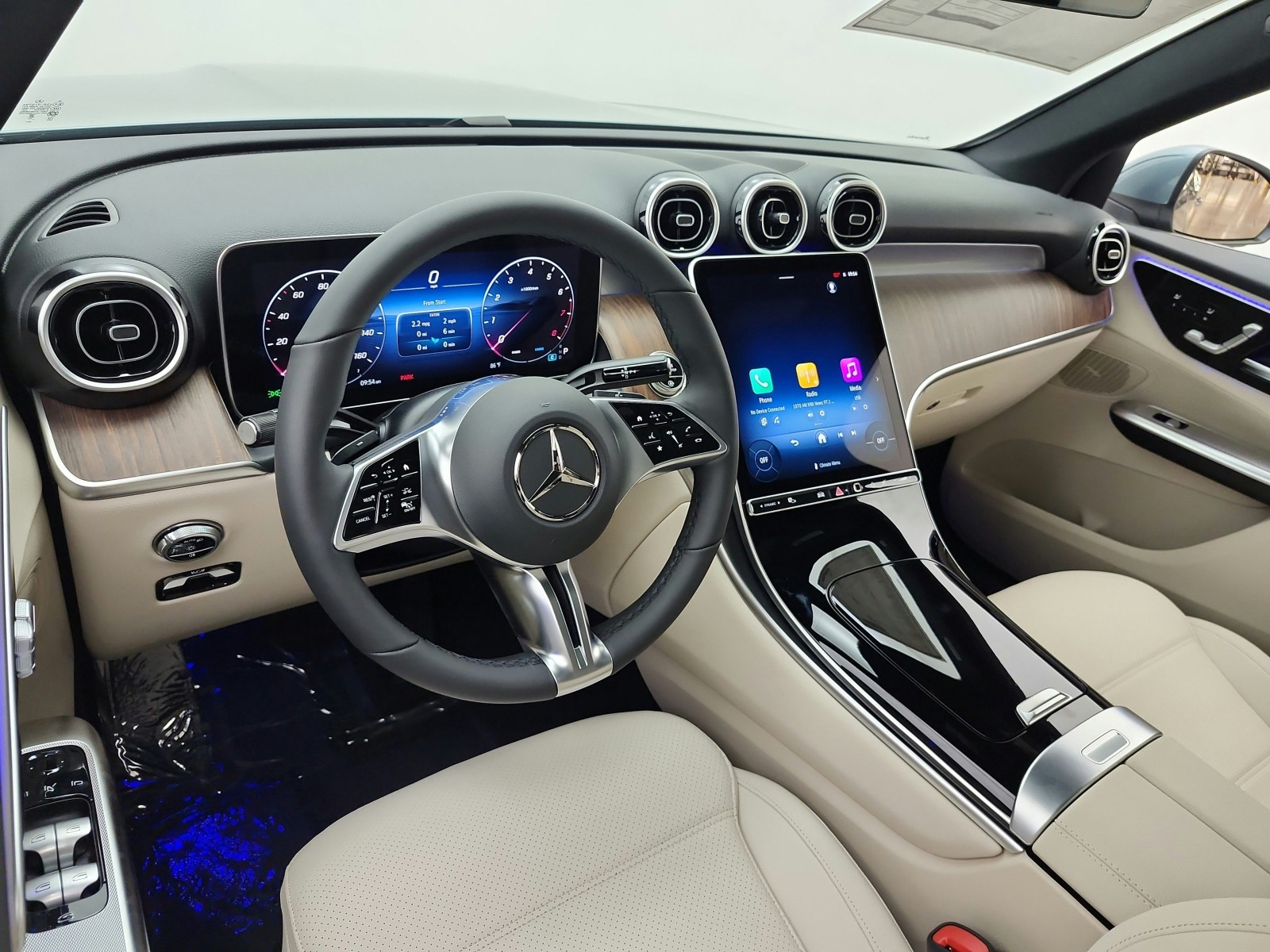 New 2027 Verde Silver Metallic Mercedes-Benz GLC 300 4MATIC® SUV image 9