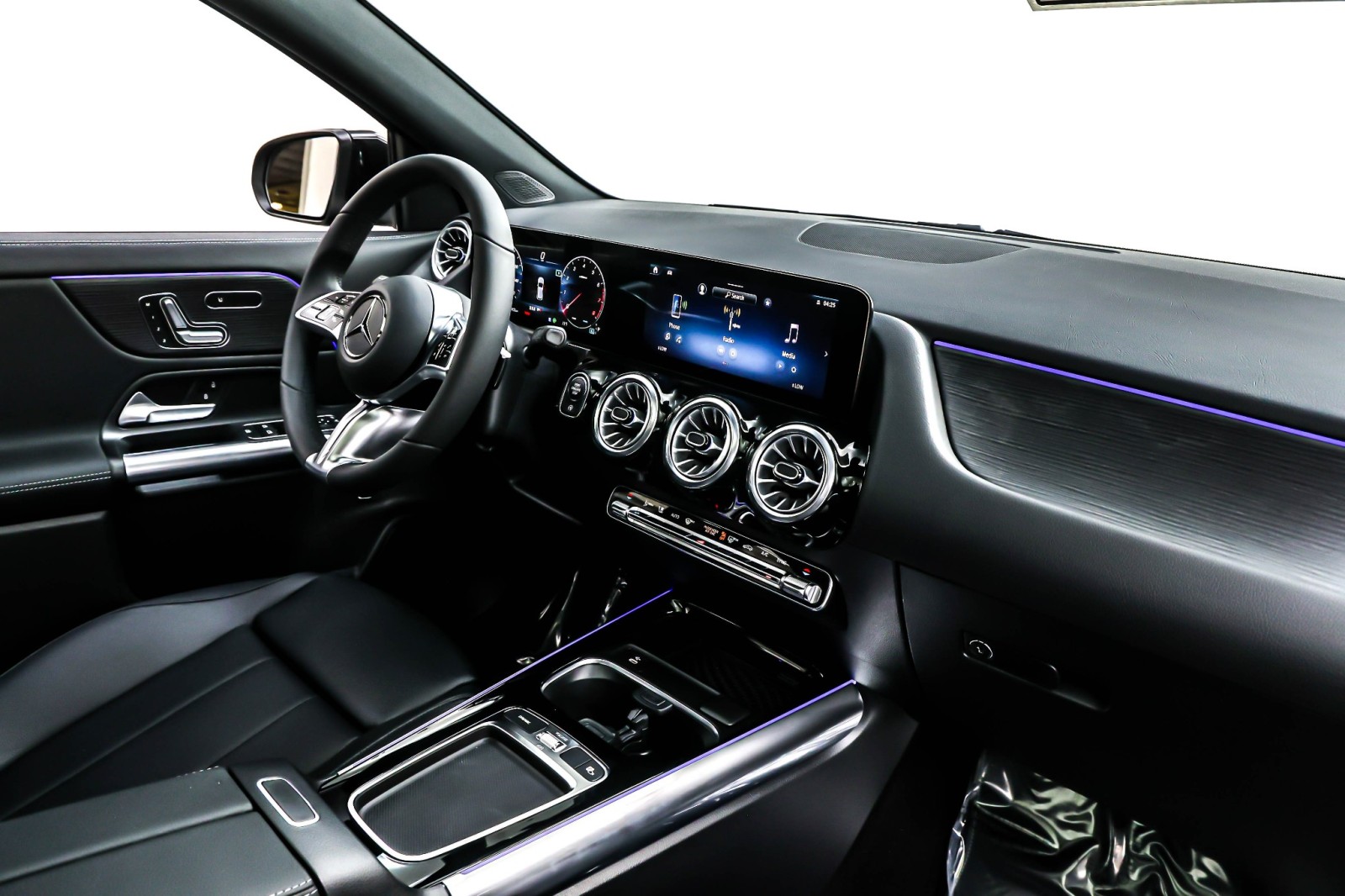 New 2026 Night Black Mercedes-Benz GLA 250 image 5