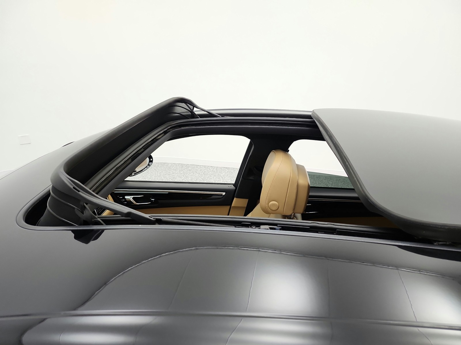 Used 2018 Jet Black Metallic Porsche  image 11