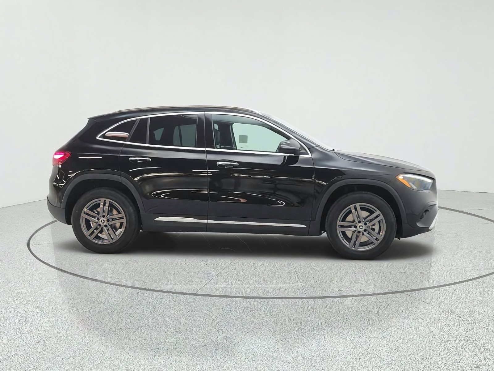 New 2026 Night Black Mercedes-Benz GLA 250 SUV image 4