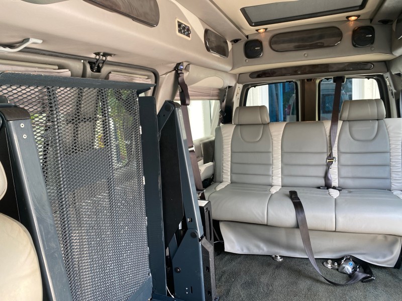 2013 GMC SAVANA HI TOP CONVERSION HANDICAP LIFT LOW MILES 24,857 in , 