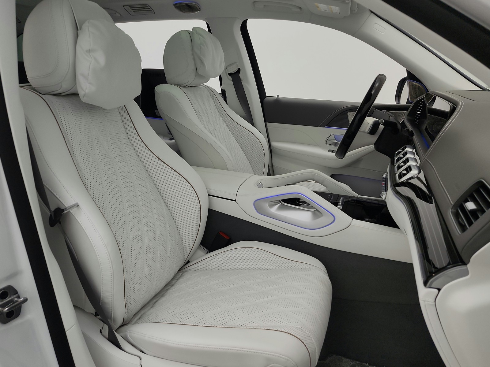 New 2026 MANUFAKTUR Moonlight White Metallic Mercedes-Benz Maybach GLS 600 image 13