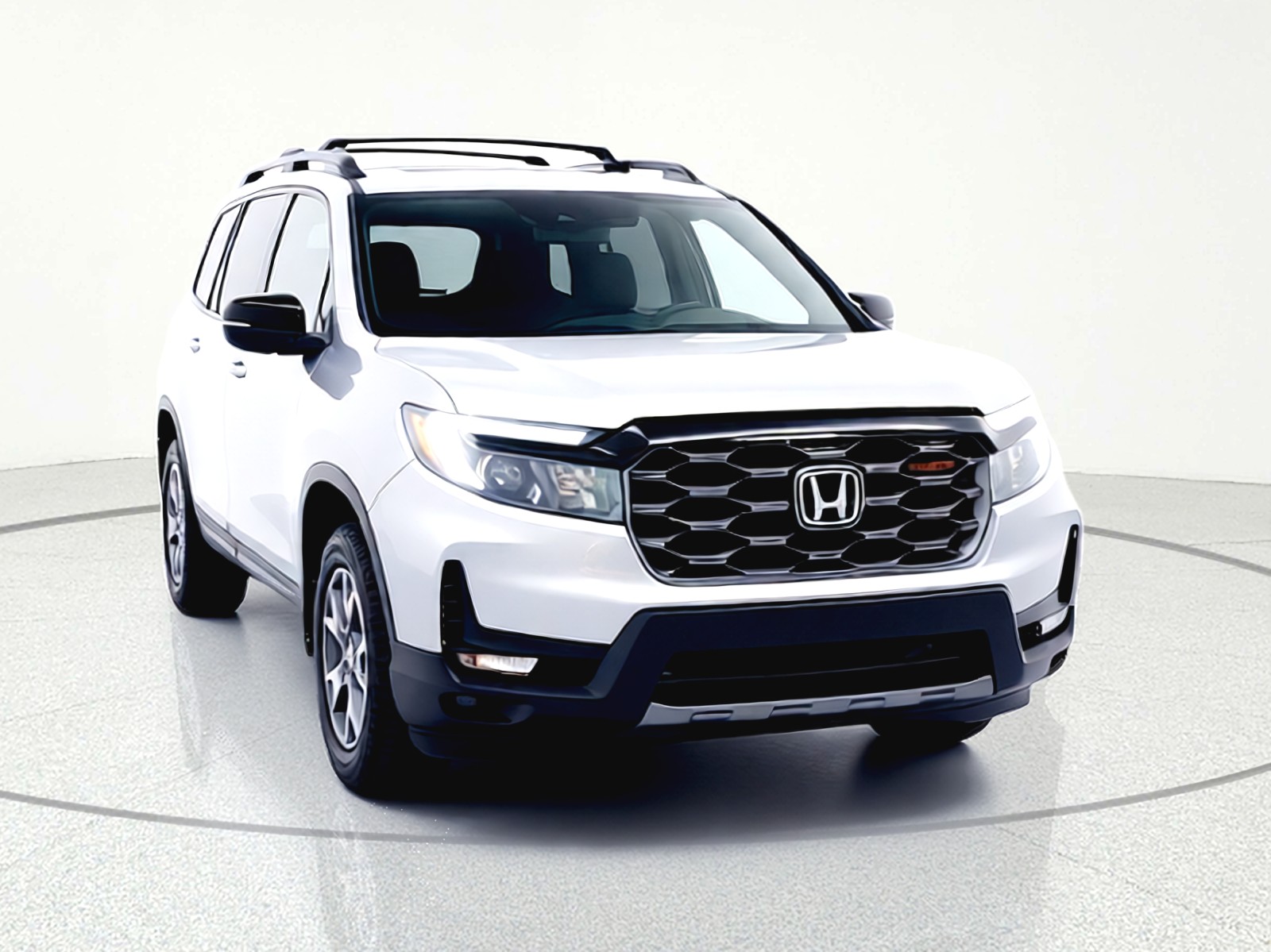 Used 2022 Lunar Silver Metallic Honda TrailSport AWD image 6