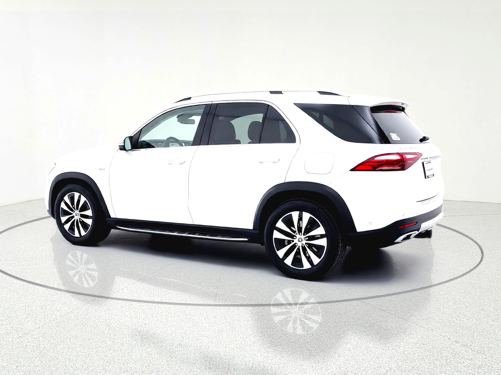 Used 2025 Polar White Mercedes-Benz GLE 450e 4MATIC® SUV image 7