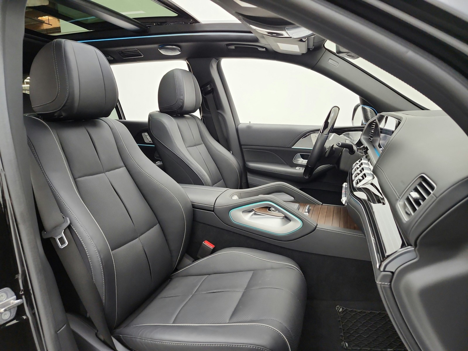 Certified Used 2021 Obsidian Black Metallic Mercedes-Benz Maybach GLS 600 4MATIC® SUV image 20