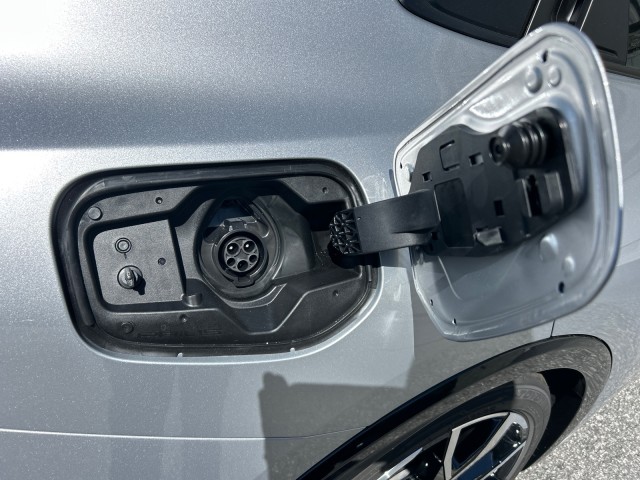 ToyotaPrius Plug-In Hybrid9