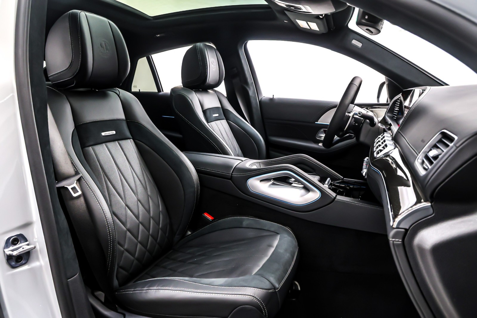 New 2026 MANUFAKTUR Alpine Grey Mercedes-Benz AMG® GLE 63 S image 7