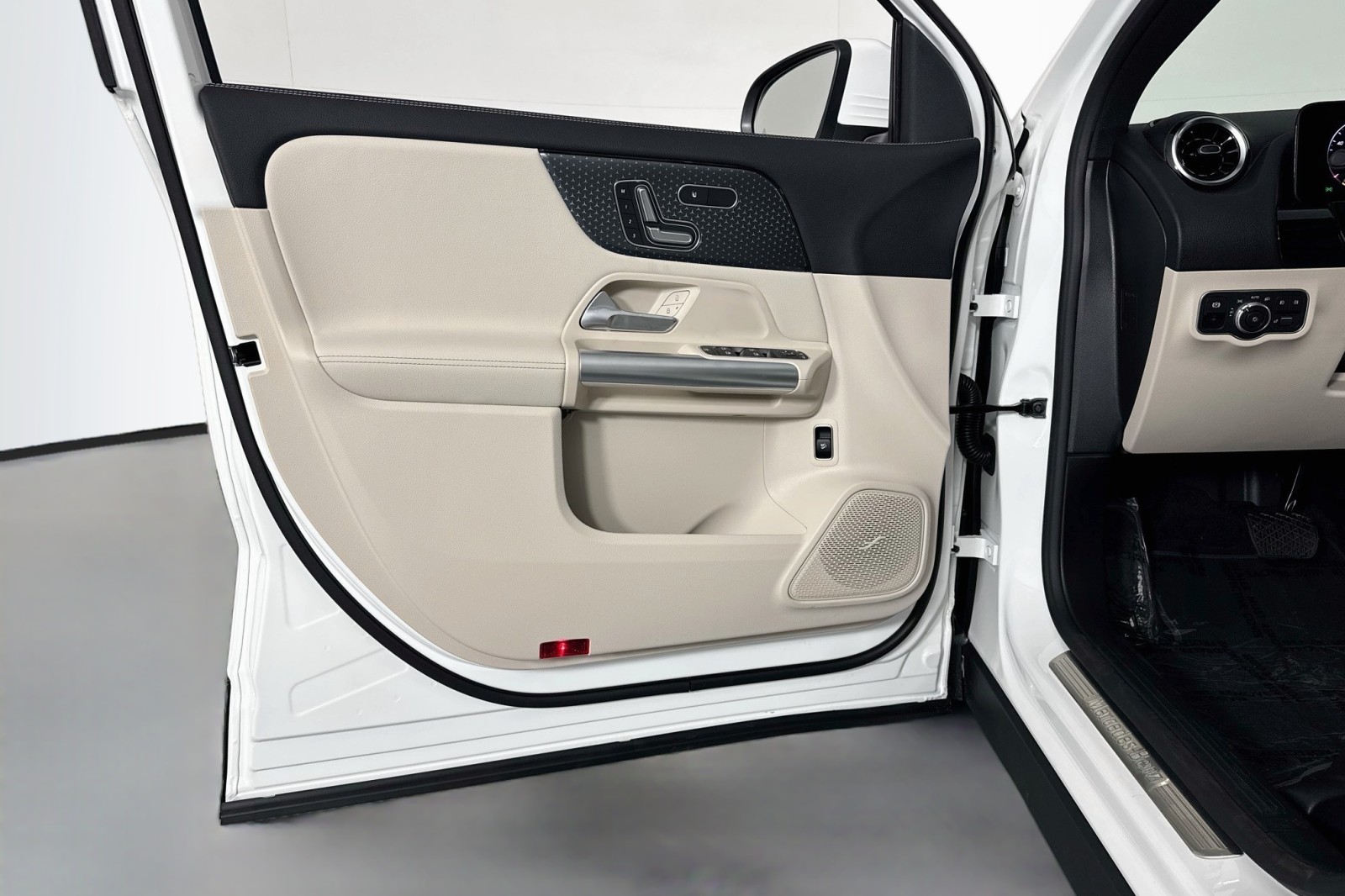 Certified Used 2026 Polar White Mercedes-Benz 250 image 21