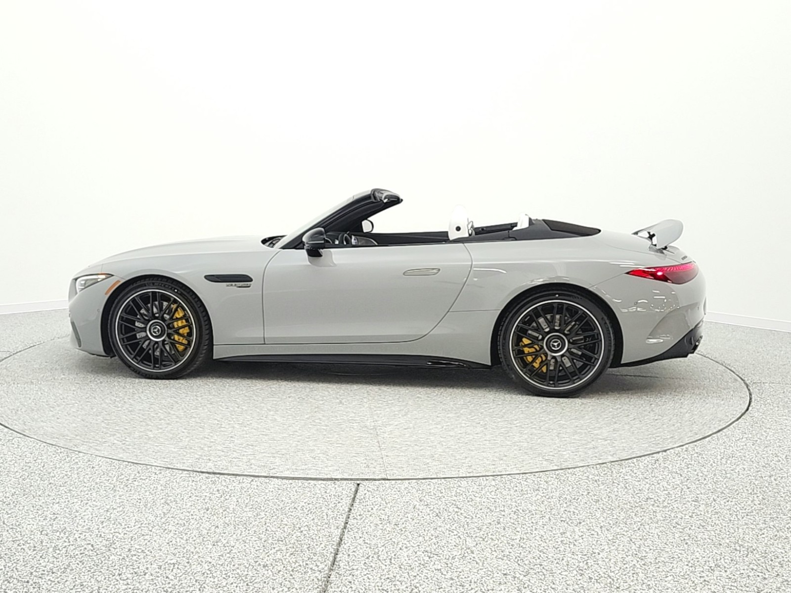 New 2026 MANUFAKTUR Alpine Grey Mercedes-Benz AMG® SL 63 image 8