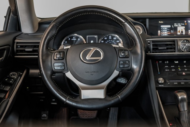 2018 Lexus IS IS 300 16