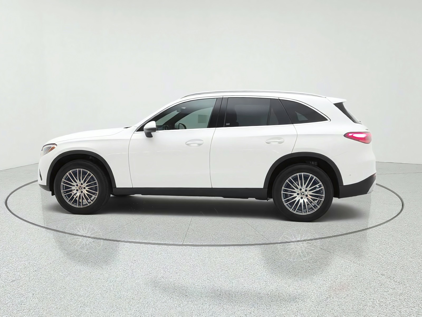 New 2026 Polar White Mercedes-Benz GLC 300 4MATIC® SUV image 8