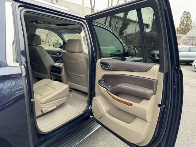 2019 Chevrolet Suburban Premier with Center Row Buckets 18