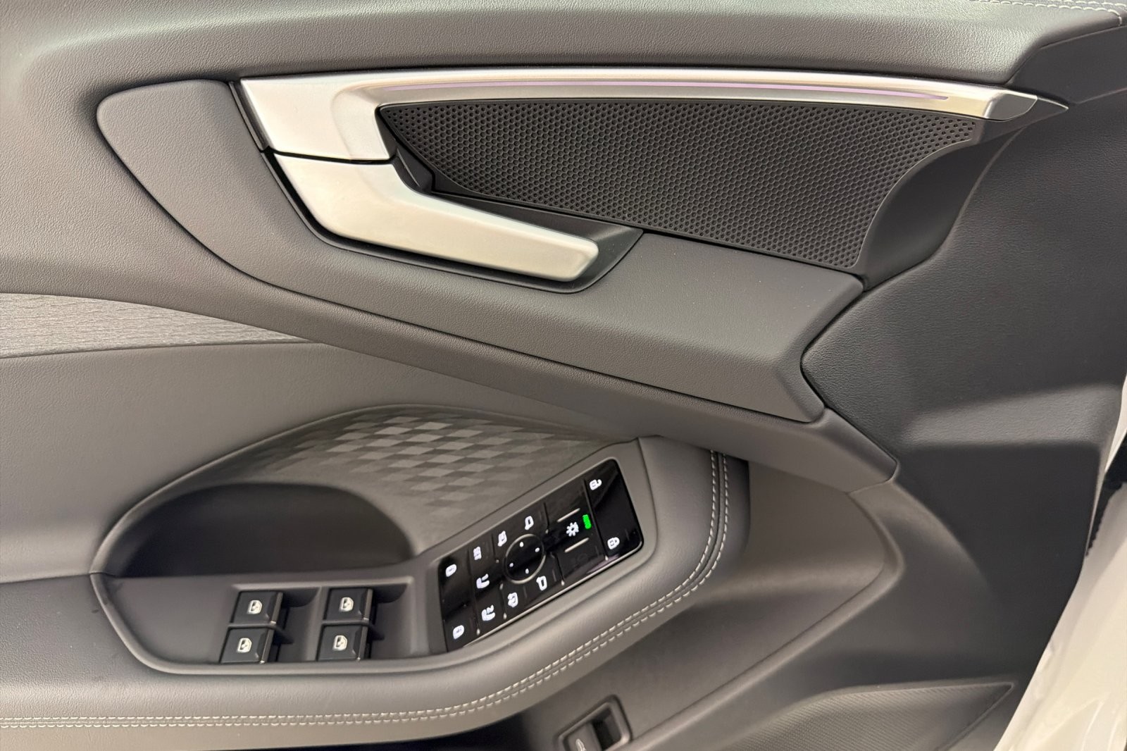 Used 2025 Arkona White Audi Premium 2.0 TFSI quattro image 10