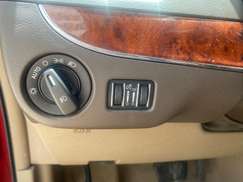 2012 Chrysler Town & Country 1 OWNER LOW MILES 58.411 in , 