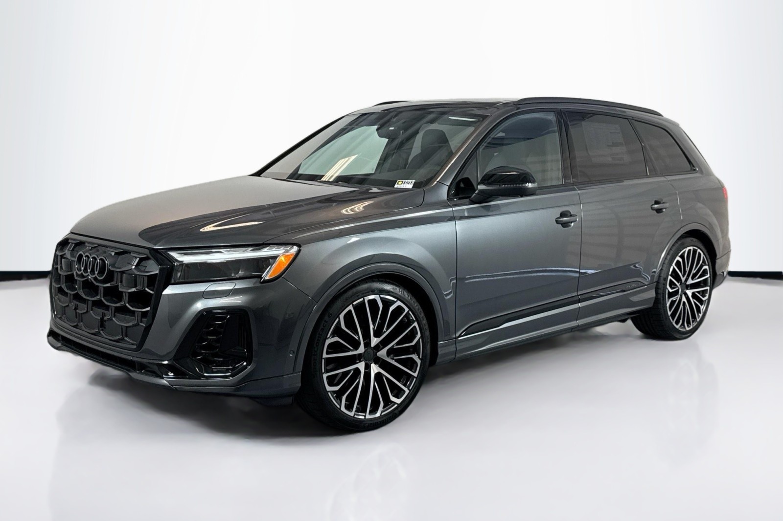 2026 Audi SQ7 Premium Plus's photo