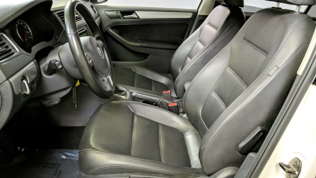 2013 Volkswagen Jetta Sedan SE w/Convenience 25