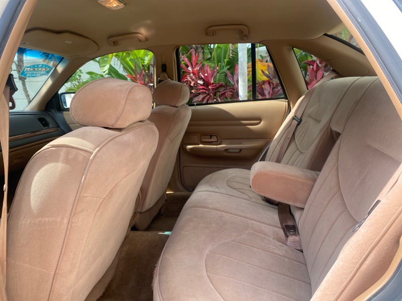 1995 Ford Crown Victoria LOW MILES 43,331 in , 
