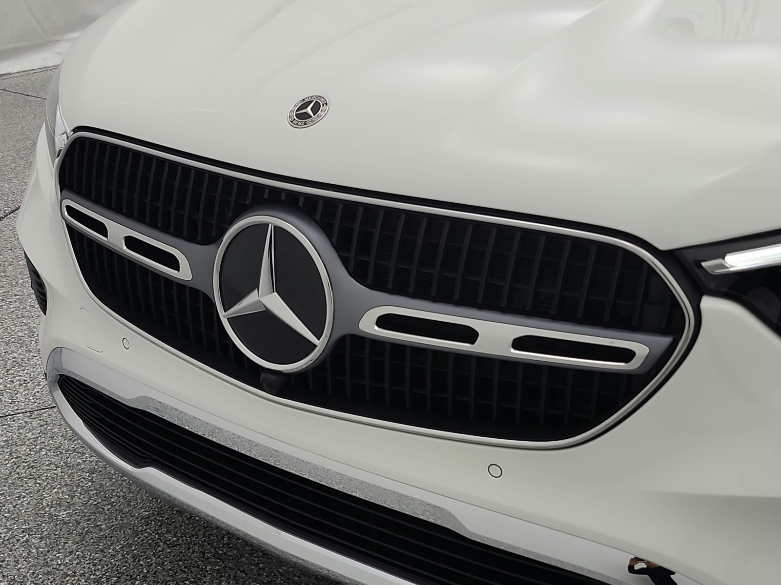 New 2026 Polar White Mercedes-Benz GLC 300 image 13