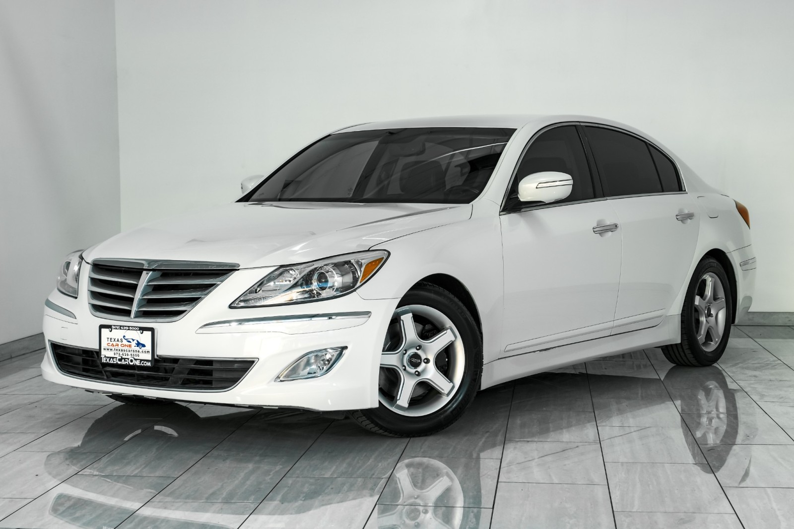 2012 Hyundai Genesis 3.8L LEATHER HEATED SEATS KEYLESS START BLUETOOTH  4