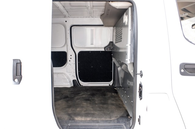 2017 Nissan NV200 Compact Cargo S 32