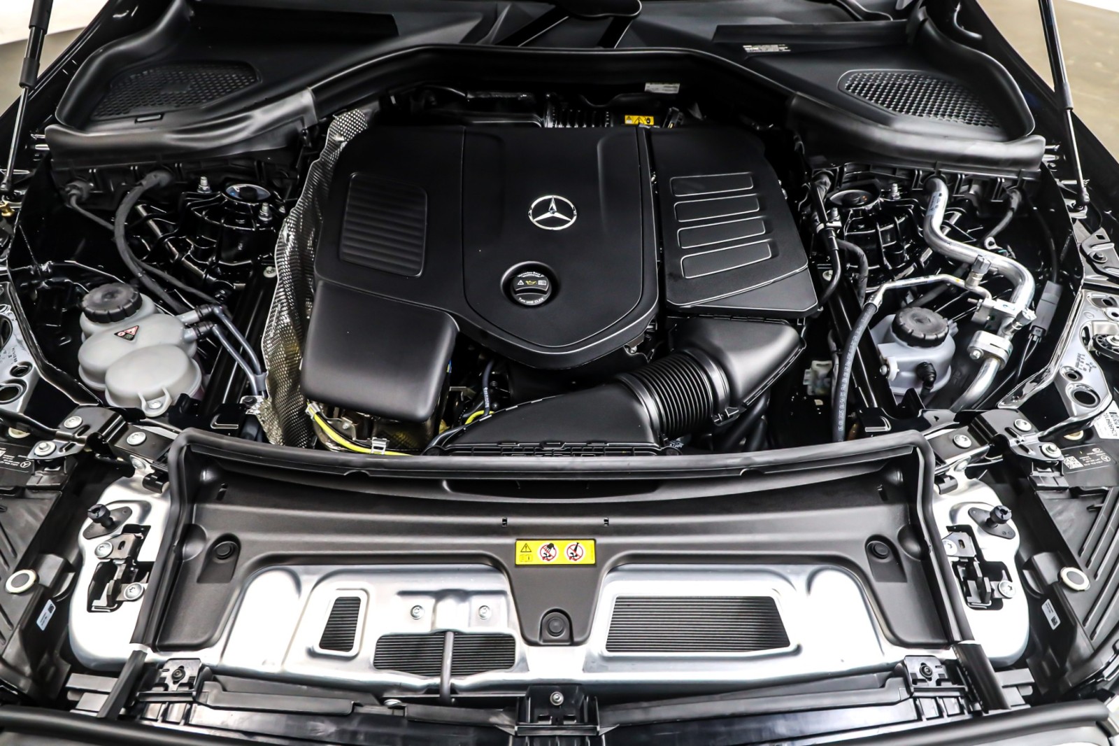 New 2026 Black Mercedes-Benz GLC 300 image 11