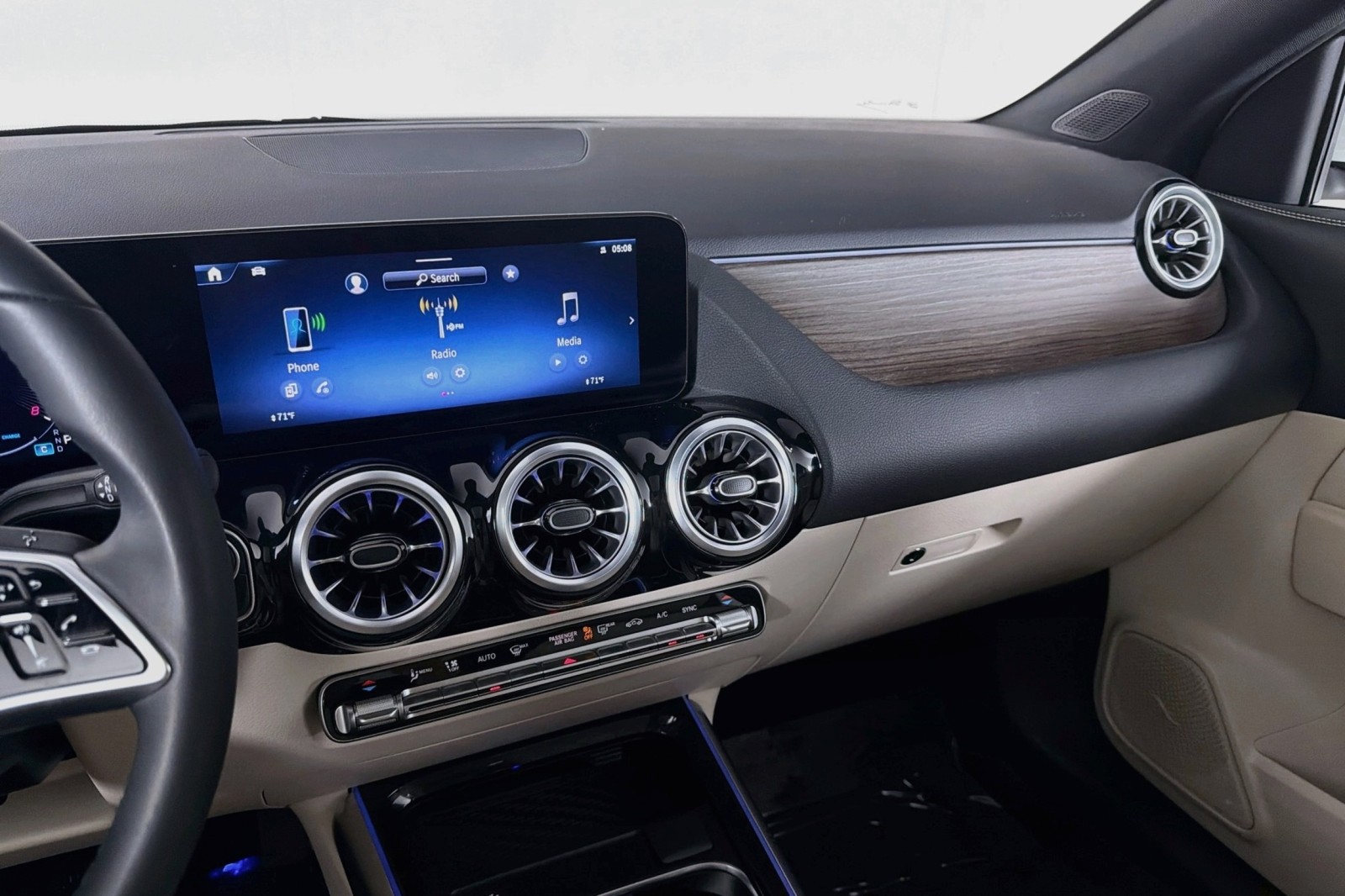 Certified Used 2026 Polar White Mercedes-Benz GLA 250 image 23