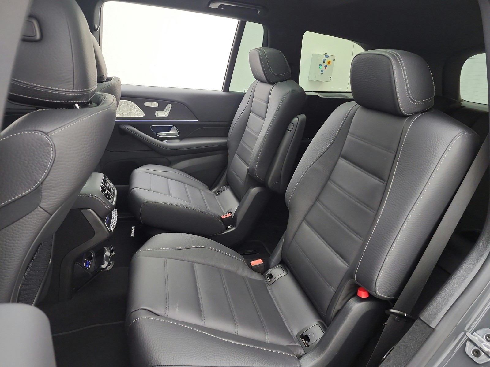 New 2026 MANUFAKTUR Signature Silicon Grey Mercedes-Benz GLS 450 image 11